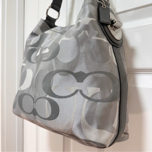 Coach Penelope Y2K Optic Signature Shoulder Hobo - Picture 4 of 10